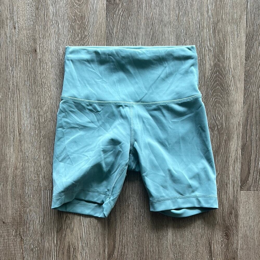 Lululemon Wunder Train High Rise 6” Shorts Misty Glade Size 4 | Workout